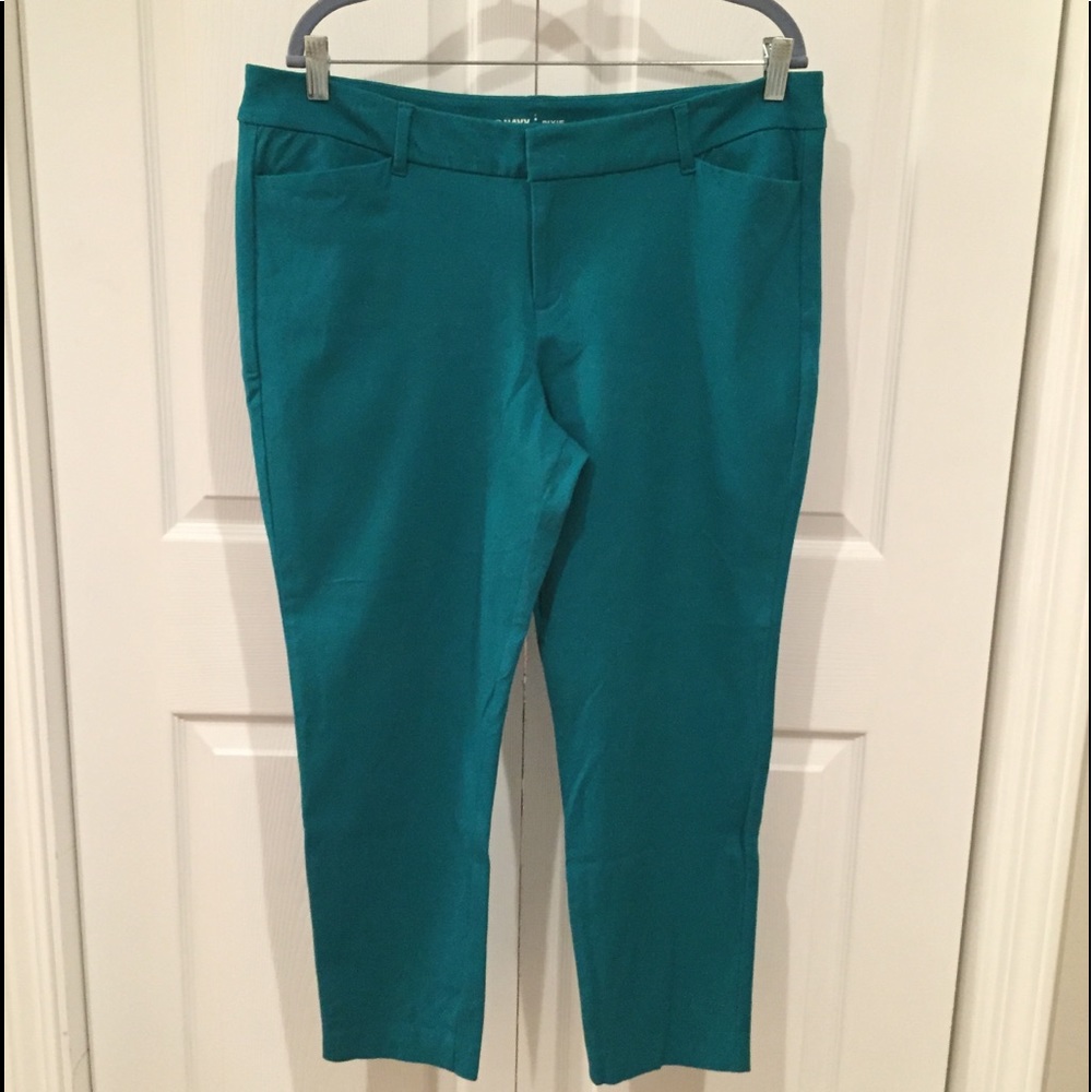 Old Navy Pixie Pants 16